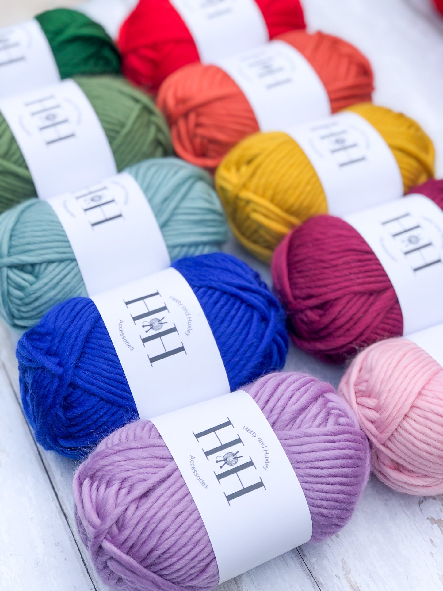 HETTY AND HUXLEY WOOL COLOURS