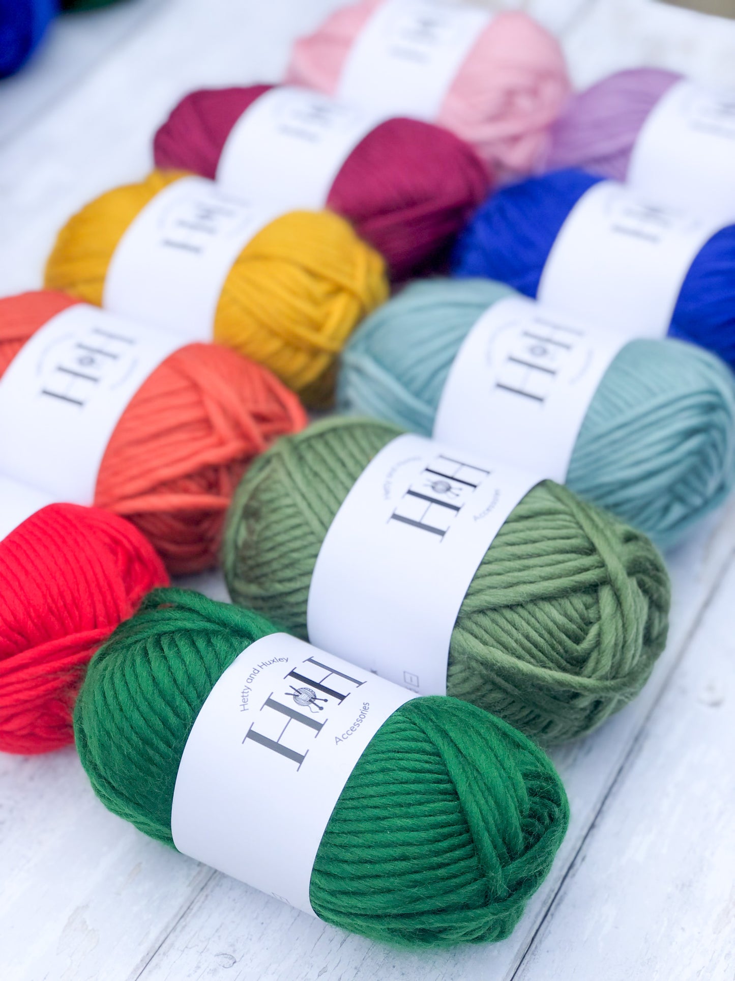HETTY AND HUXLEY WOOL COLOURS