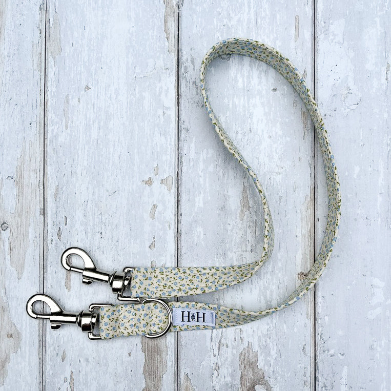 HETTY AND HUXLEY CREAM AND BLUE FLORAL LEAD EXTENSION