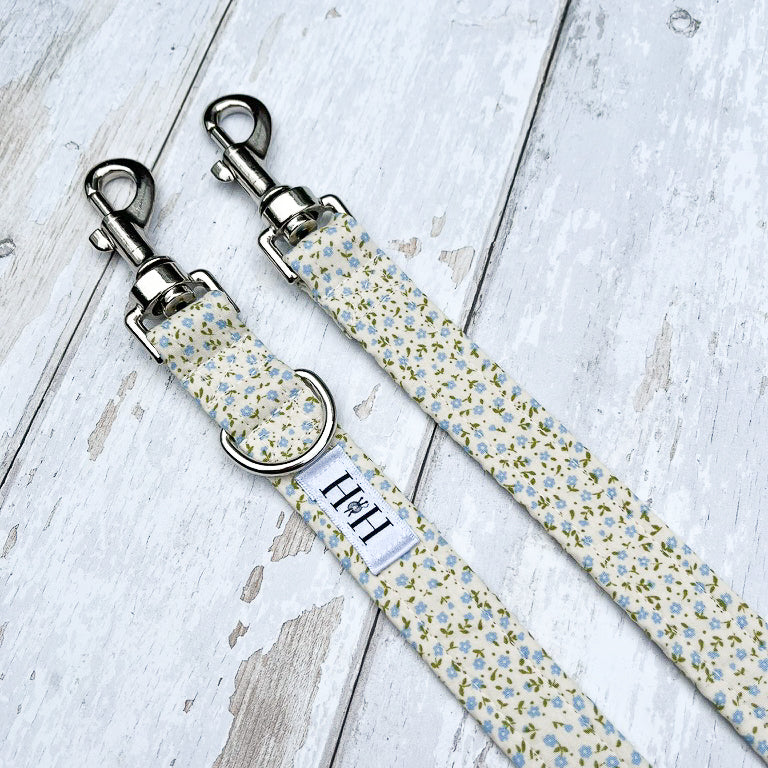 HETTY AND HUXLEY CREAM AND BLUE FLORAL LEAD EXTENSION