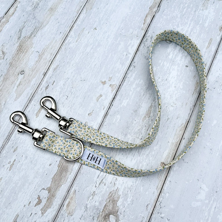 HETTY AND HUXLEY CREAM AND BLUE FLORAL LEAD EXTENSION