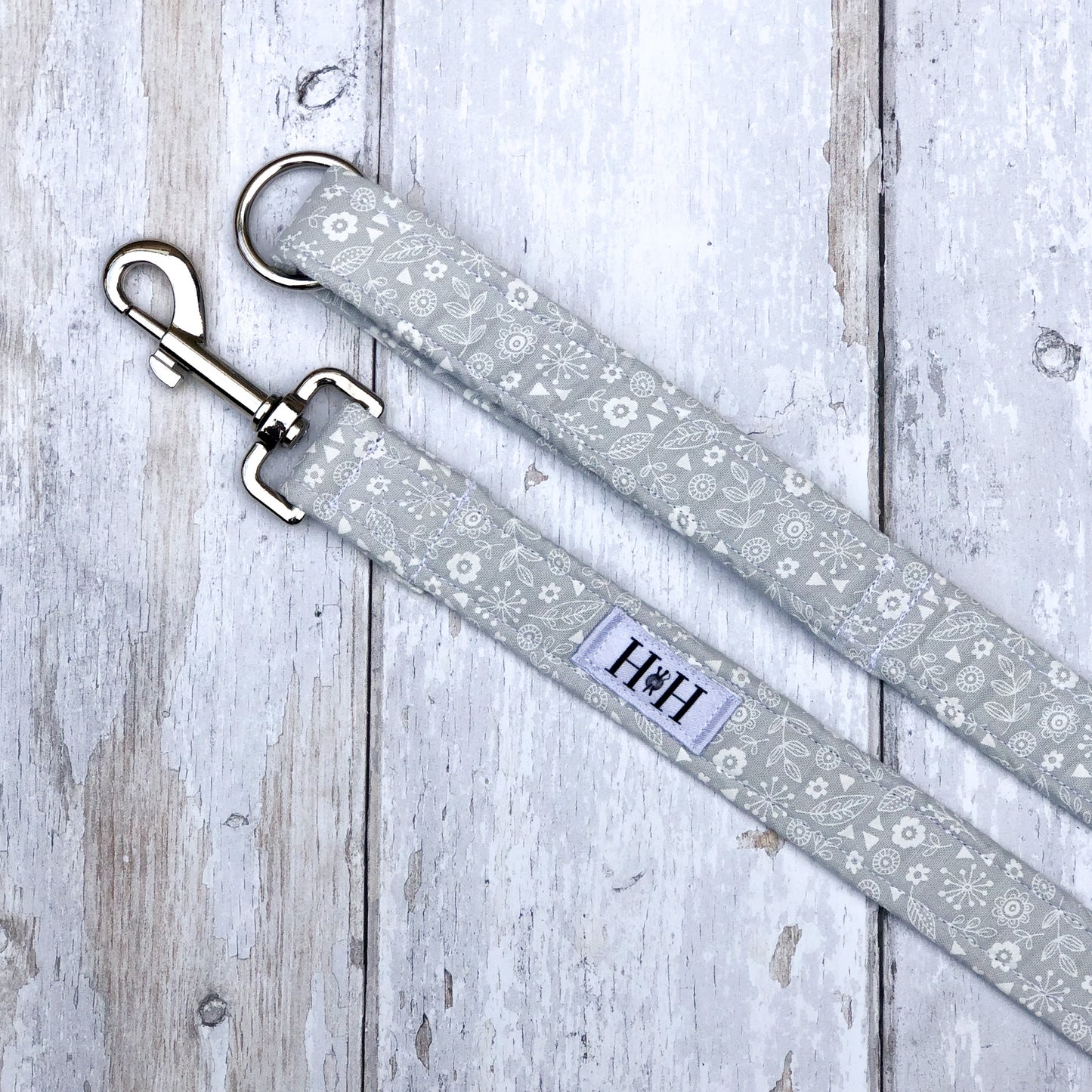HETTY AND HUXLEY GREY FLORAL LEAD