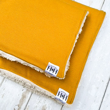 HETTTY AND HUXLEY MUSTARD YELLOW BLANKET WITH CREAM FAUX FUR LINING