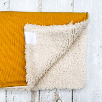 HETTTY AND HUXLEY MUSTARD YELLOW BLANKET WITH CREAM FAUX FUR LINING