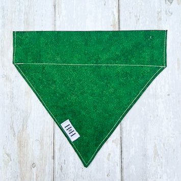 HETTY AND HUXLEY FOREST GREEN BANDANA LARGE