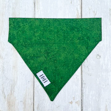 HETTY AND HUXLEY FOREST GREEN BANDANA MEDIUM