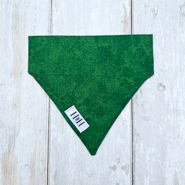 HETTY AND HUXLEY FOREST GREEN BANDANA SMALL